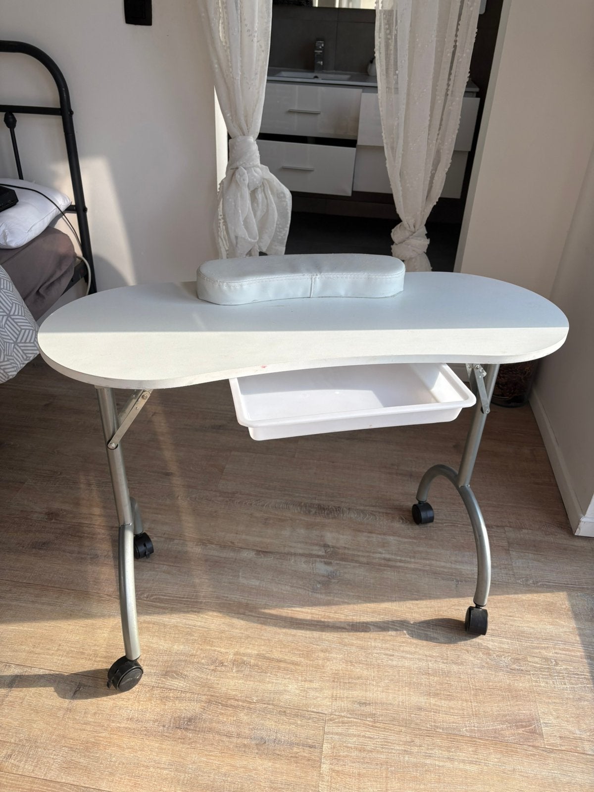 Table ongle, Enlèvement, Comme neuf