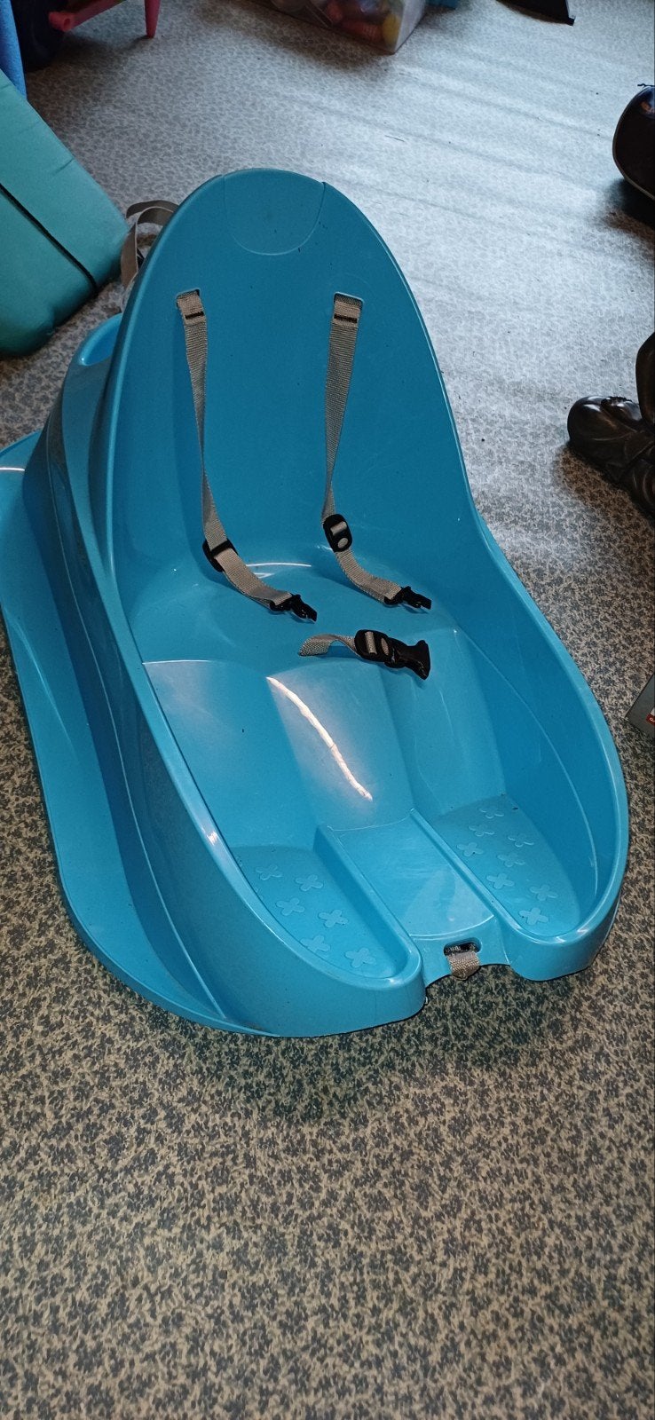 Luge bébé, Enfants & Bébés, Enlèvement, Plastique
