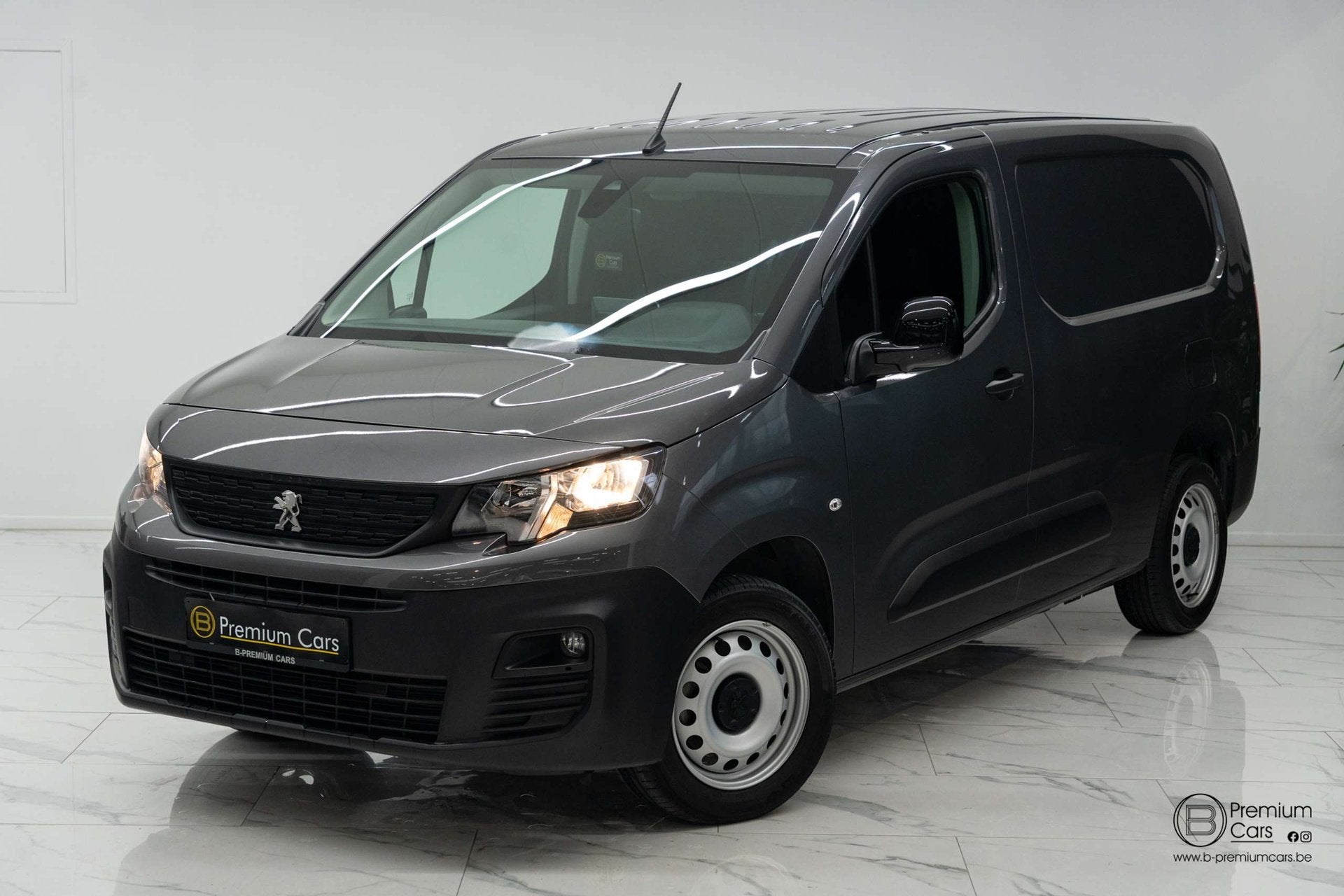 Peugeot Partner 1.5 HDI L2 long (XL)! Camera, Cruise, Airco!, Auto's, Peugeot, Bi-Xenon koplampen, Dealer onderhouden, Gebruikt