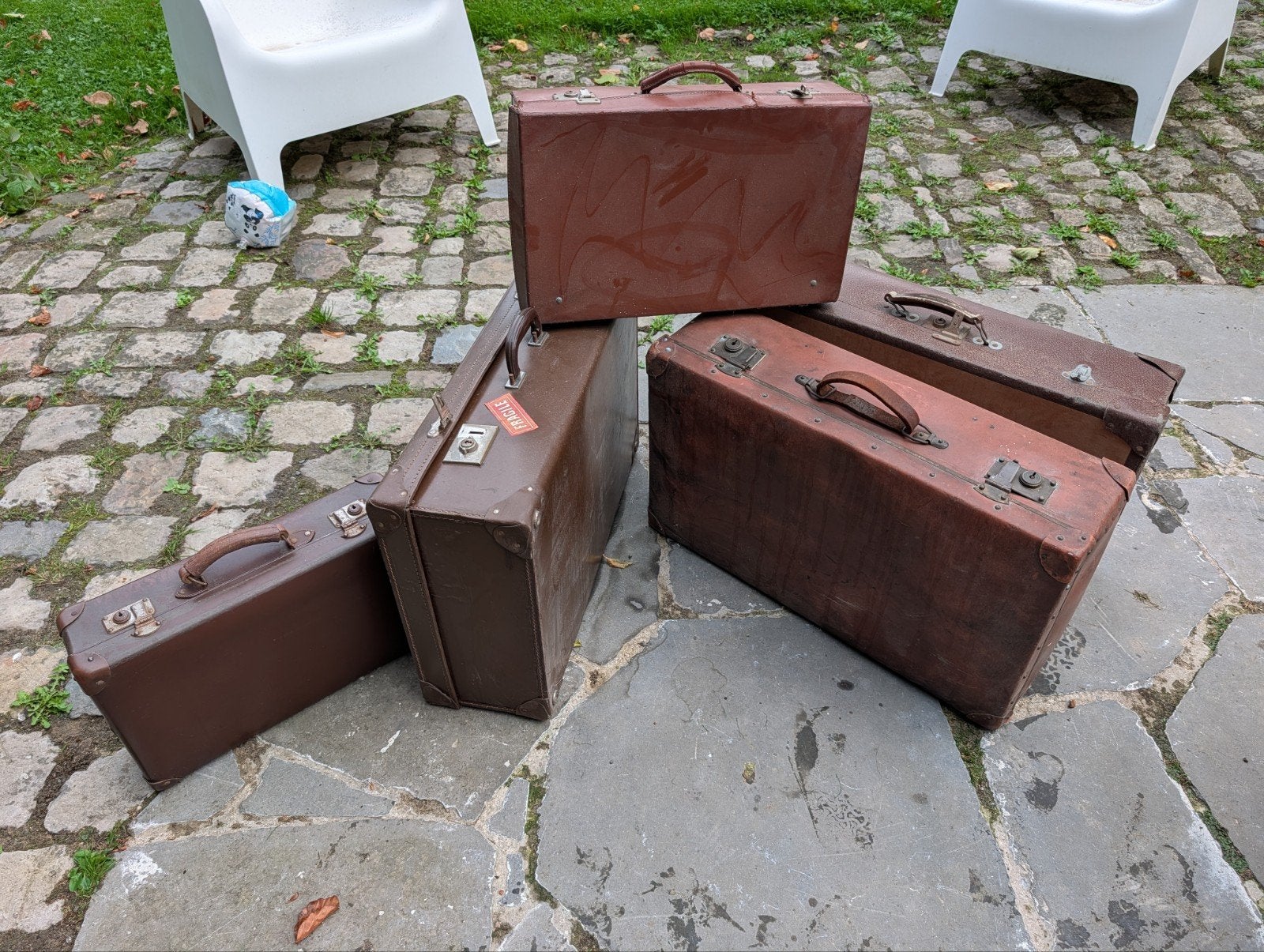 Lot de 5 valises vintage marron – Idéal déco, mariage ou ran, Maison & Meubles, Enlèvement