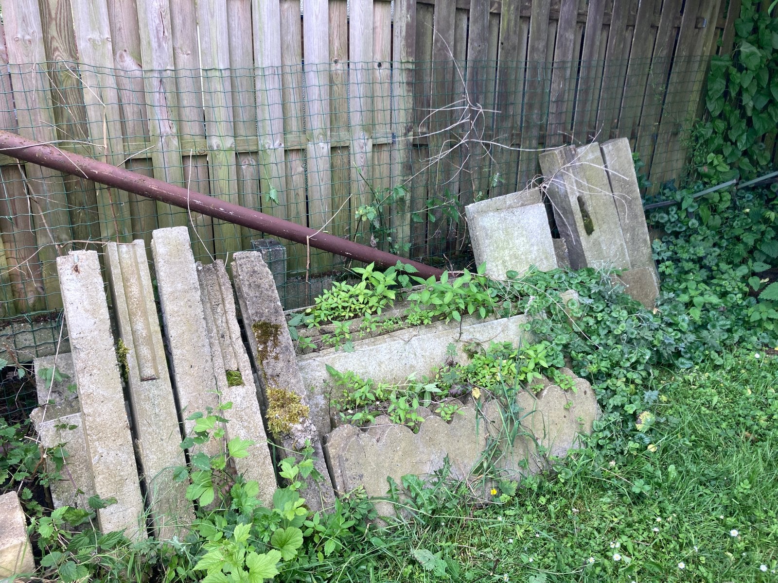Betonnen palen en boordstenen, Tuin en Terras, Ophalen, Zo goed als nieuw