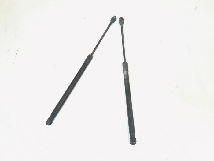 Kit amortisseur couvercle coffre d'un Volkswagen Scirocco, Autos : Pièces & Accessoires, Volkswagen, -, 3 mois de garantie, Utilisé
