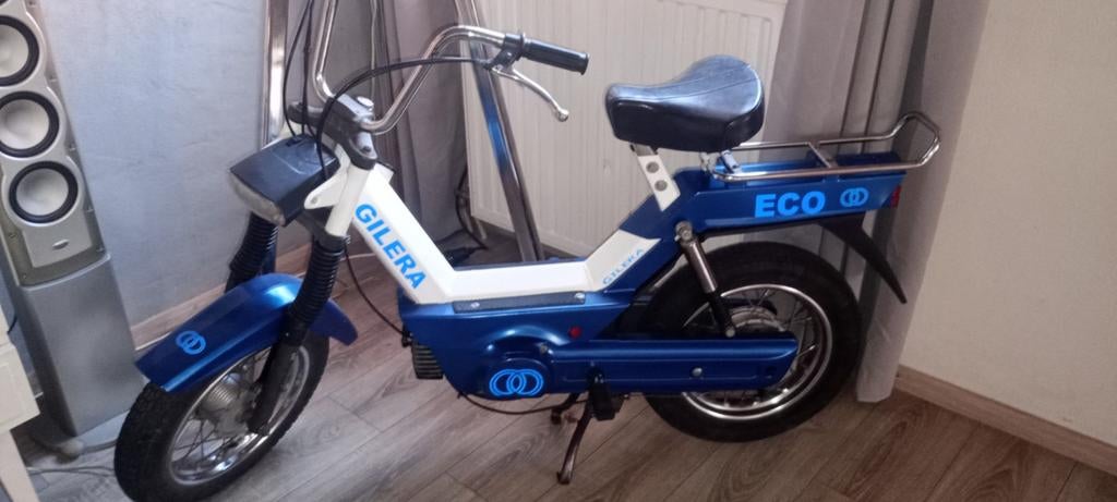 Vespa Gilera. Volledig opnieuw gespoten., Fietsen en Brommers, Ophalen