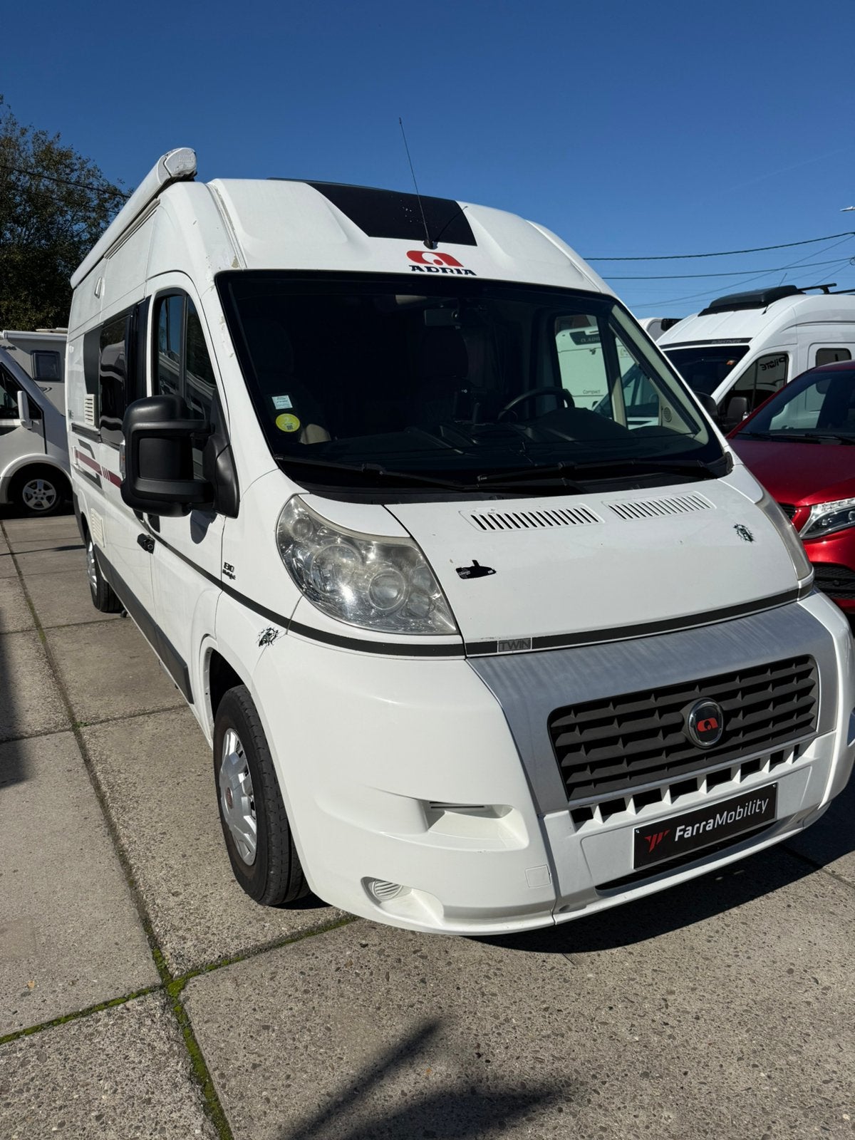 UNIQUEMENT | ADRIA TWIN SP — 2012 — 128 278 km, Entreprise, Fiat, Diesel, Réfrigérateur