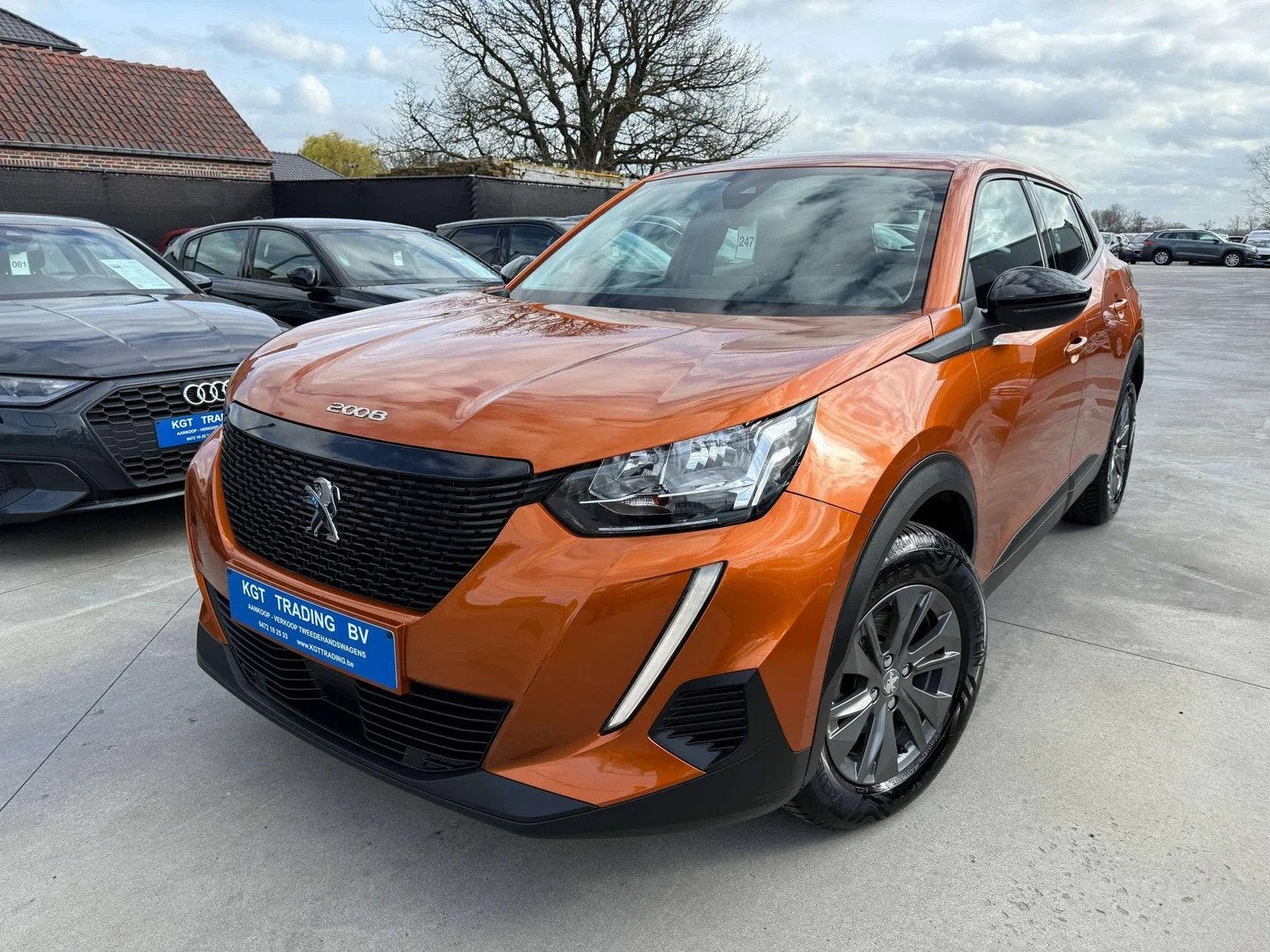 Peugeot 2008 1.2i 101PK NAVIGATIE CARPLAY PDC BLUETOOTH LED, Auto's, Peugeot, 1263 kg, Stof, Bedrijf, 5 deurs