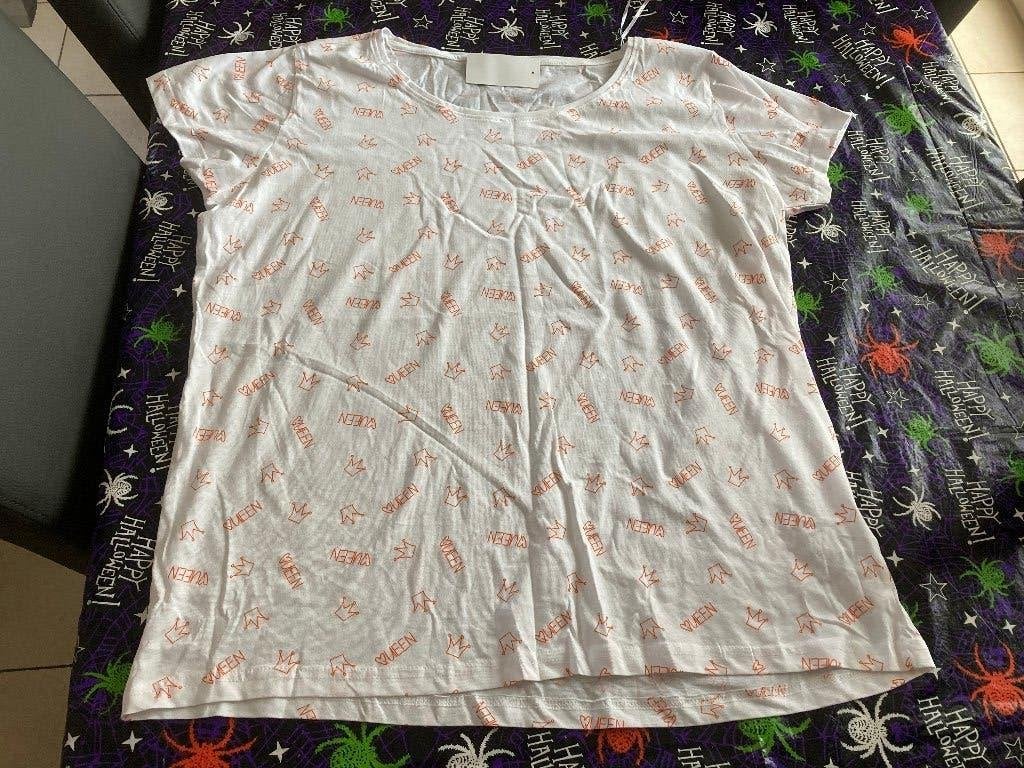 Nieuw T shirt ( queen ) maat 46, Vêtements | Femmes, T-shirts, Enlèvement ou Envoi, Neuf, Taille 46/48 (XL) ou plus grande