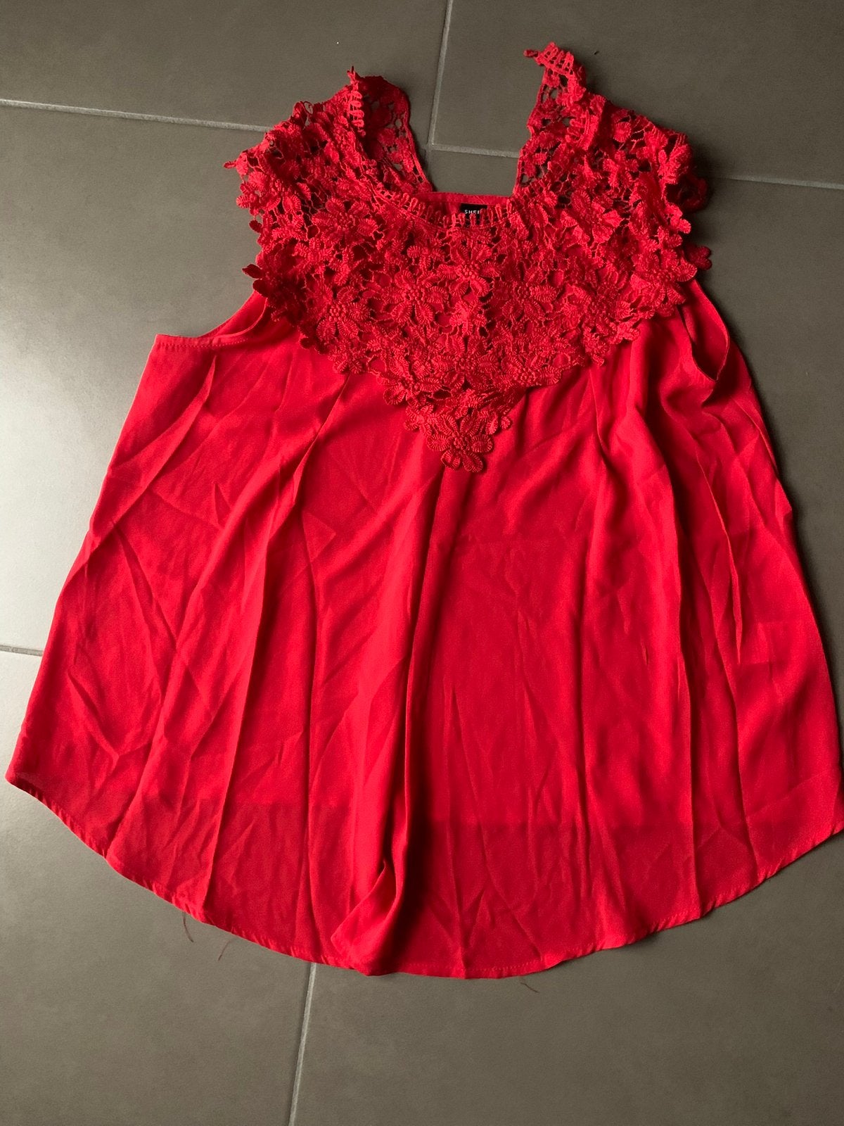 Rood topje xl, Kleding | Dames, Topjes, Maat 46/48 (XL) of groter, Nieuw, Ophalen of Verzenden, Zonder mouw