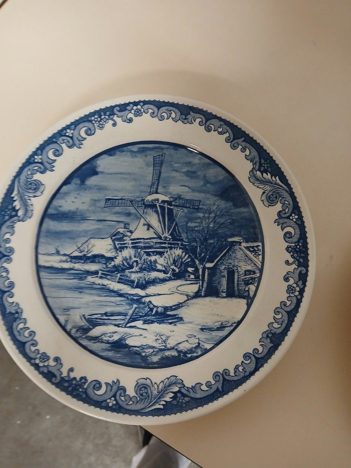 2 antieje borden delfin, Ophalen