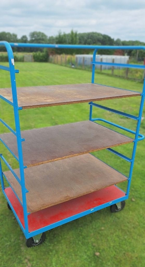 Etage + Legers Industriële Kamerrek, Ophalen