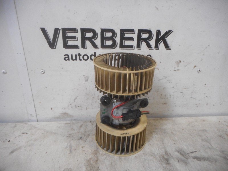 VENTILATEUR DE CHAUFFAGE BMW 5 serie (E39) (67.32-8372072), Utilisé, BMW, Petuelring 130
80809  München, DE, Bayerische Motoren Werke AG