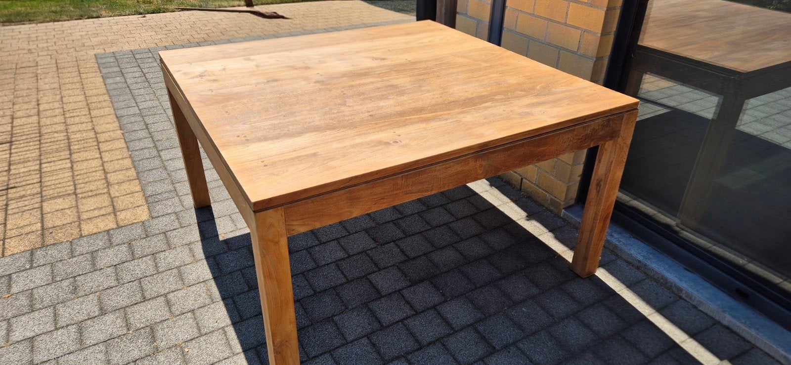 Tafel Teak +/- 140x140, Enlèvement