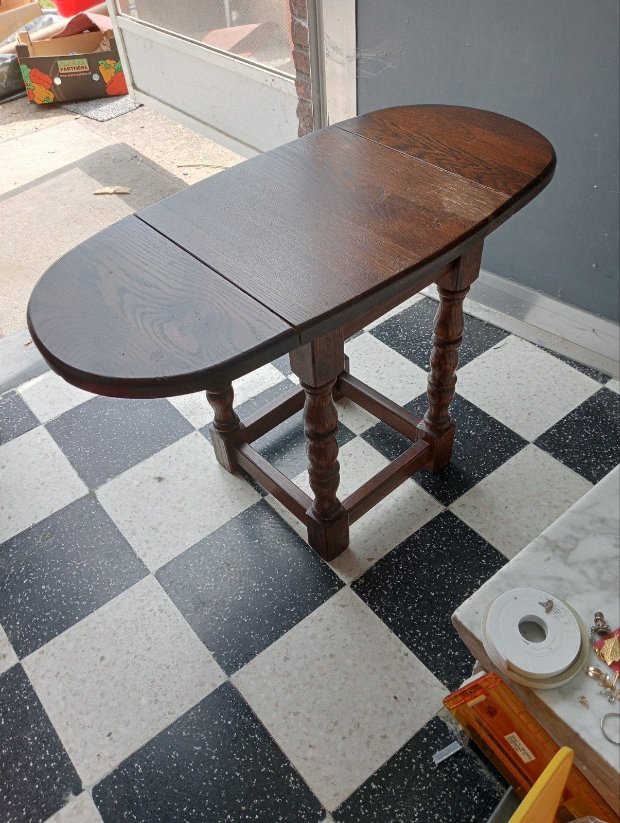 table d'appoint pliante antique, Antiquités & Art, Enlèvement