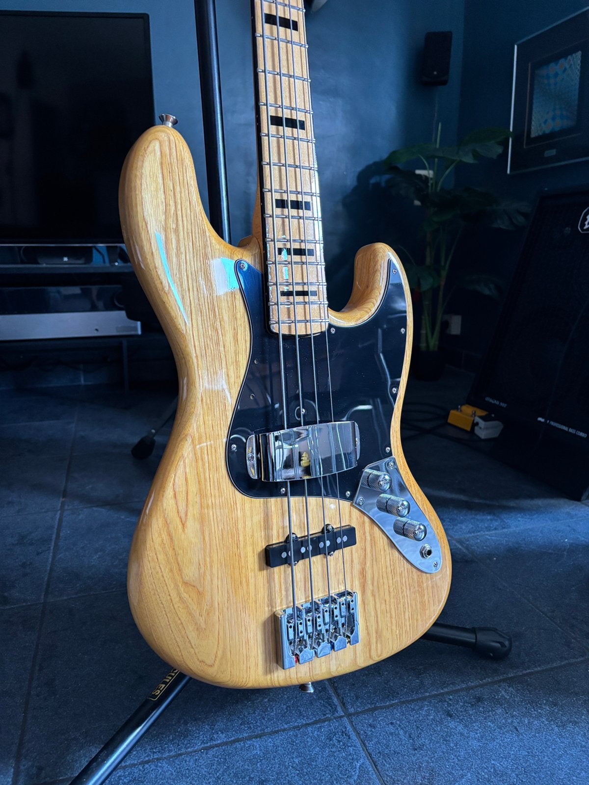 Peterbuilt (Peter Boer) 70s style jazz bass, Muziek en Instrumenten, Snaarinstrumenten | Gitaren | Bas, Ophalen of Verzenden, Zo goed als nieuw
