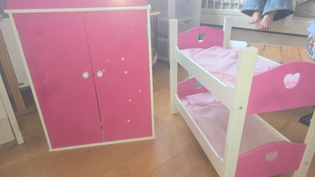 Speelgoed kast en speelgoed bed, Kinderen en Baby's, Ophalen, Gebruikt, Babypop