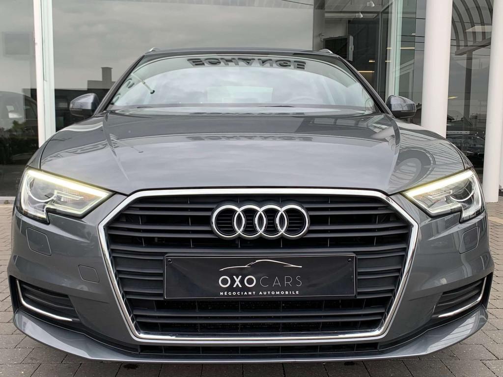 Audi A3 35 TFSI 150CV / Sporback / Xenon / LED / Gps / Cuir, Argent ou Gris, Boîte manuelle, 5 portes, 1498 cm³