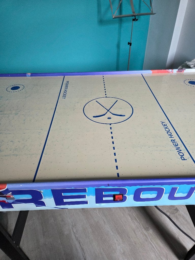 Air hockey tafel, Enlèvement, Utilisé
