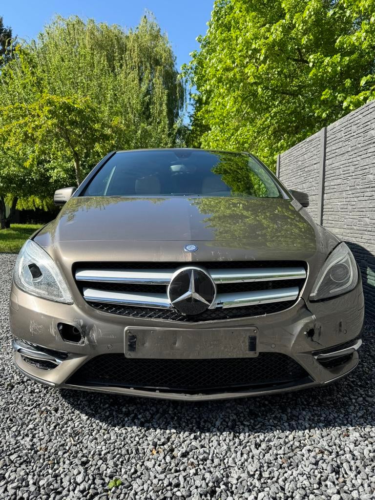 Onbedoelde Mercedes B180, Auto's, Mercedes-Benz, Euro 5, Leder, 5 deurs, Particulier