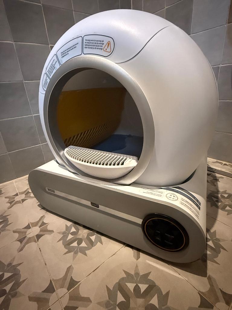Zedar K900 automatische kattenbak, Animaux & Accessoires, Bacs à litière, Enlèvement, Autonettoyant, Utilisé, Fermé