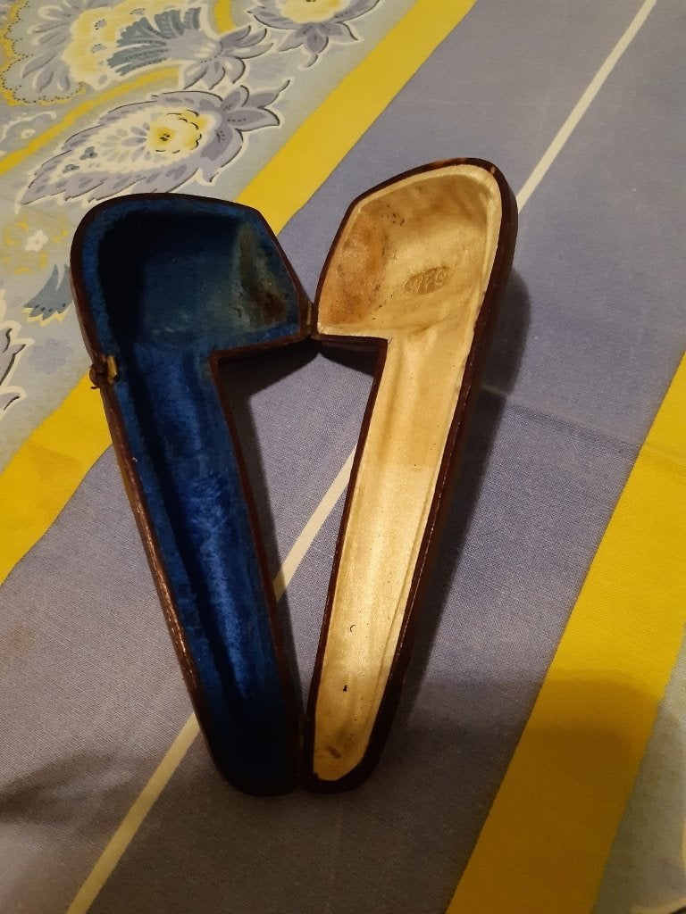 Ancien étui pour pipe - croute de cuir, Collections, Enlèvement ou Envoi