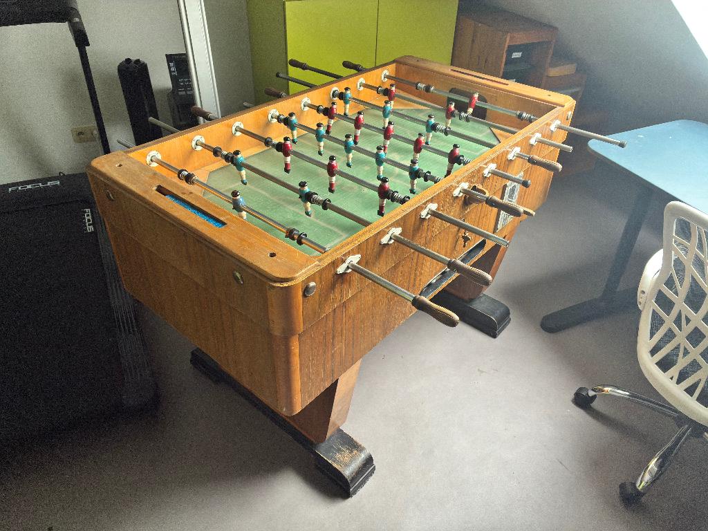 Vintage Kickertafel (Tafelvoetbal) Minstens +/-60j oud, Hobby en Vrije tijd, Gezelschapsspellen | Overige, Ophalen, Gebruikt