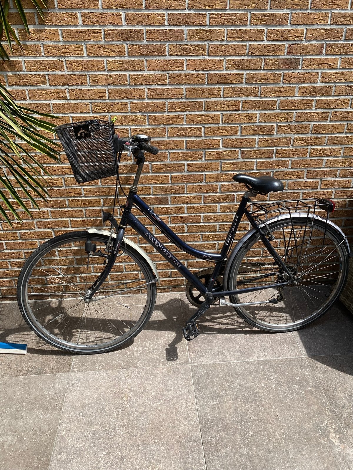 Vélo pour femme avec sac à provisions, Enlèvement, Comme neuf, Vitesses
