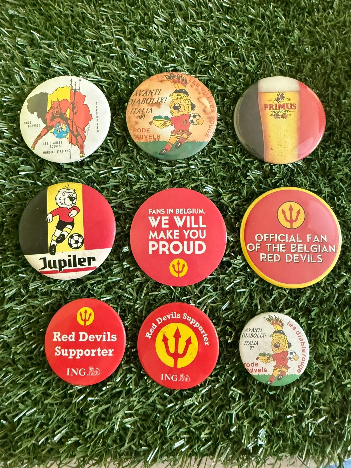 9 buttons rode duivels, Ophalen of Verzenden, Zo goed als nieuw, Overige typen