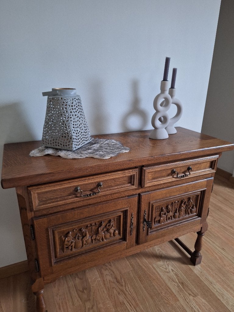 Dressoir met Reliëf, Ophalen