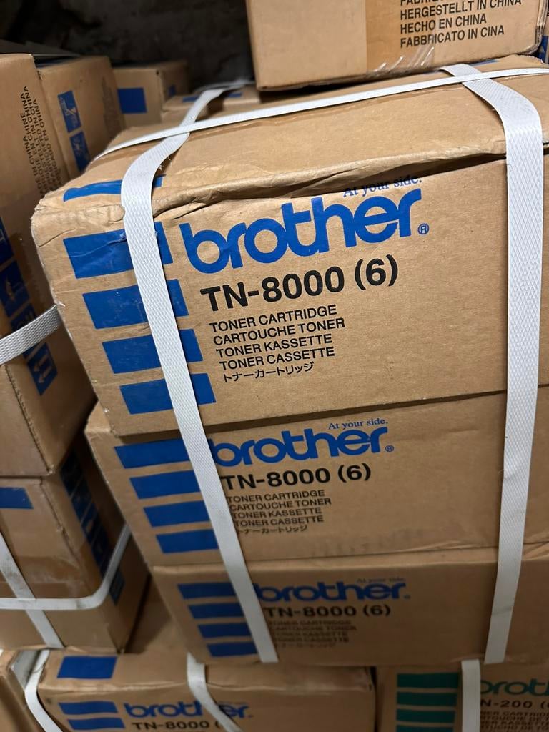 Gros stock toners Brother OEM neufs – TN8000, Enlèvement, Comme neuf