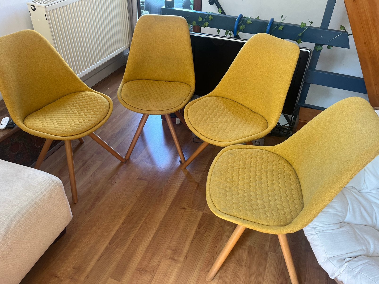 4 oker gele eetkamerstoelen, Huis en Inrichting, Stoelen, Ophalen, Gebruikt, Overige kleuren, Vier