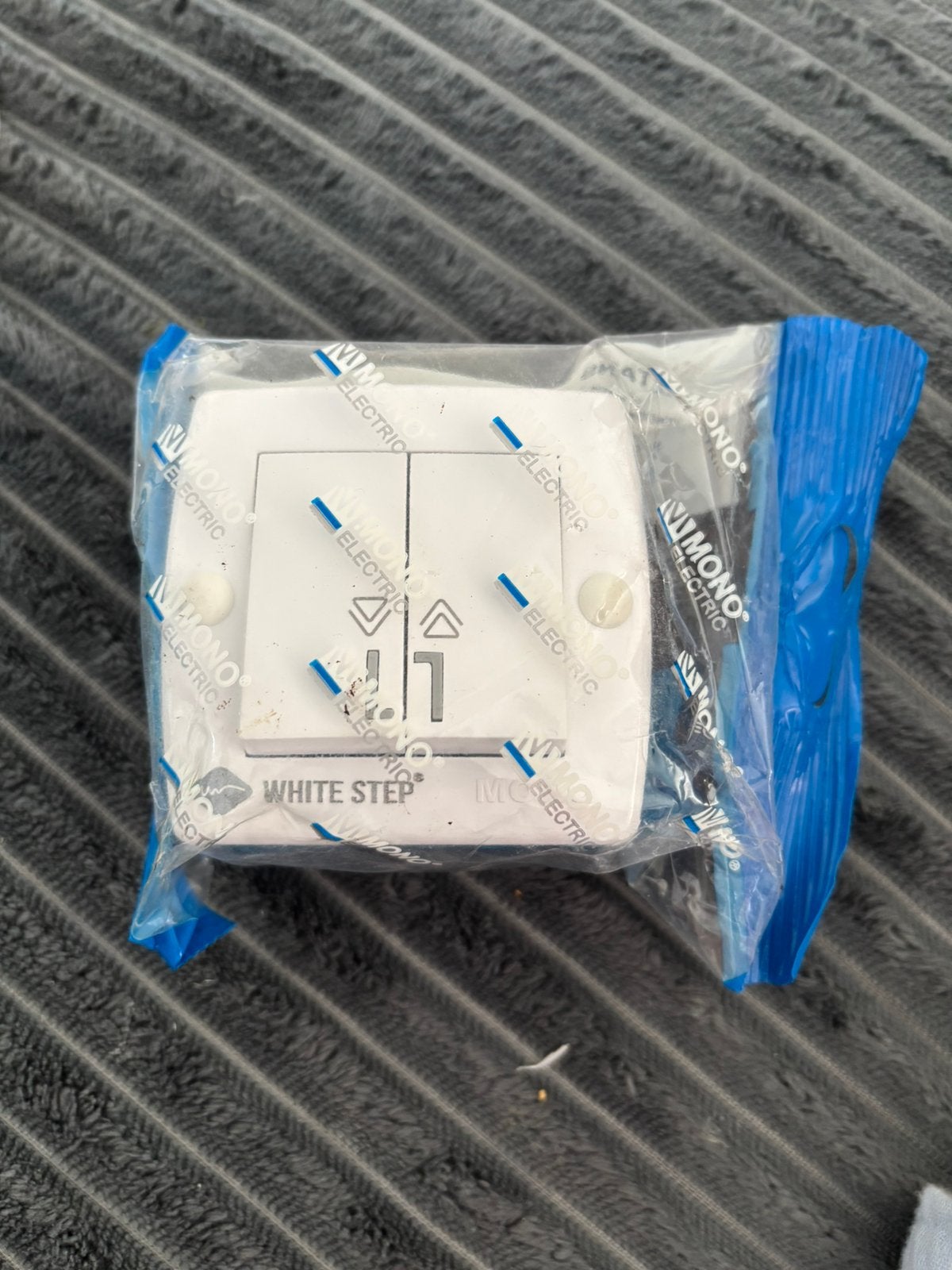 Mono Electric OCTANS schakelaar voor rolluiken, Ophalen, Wit