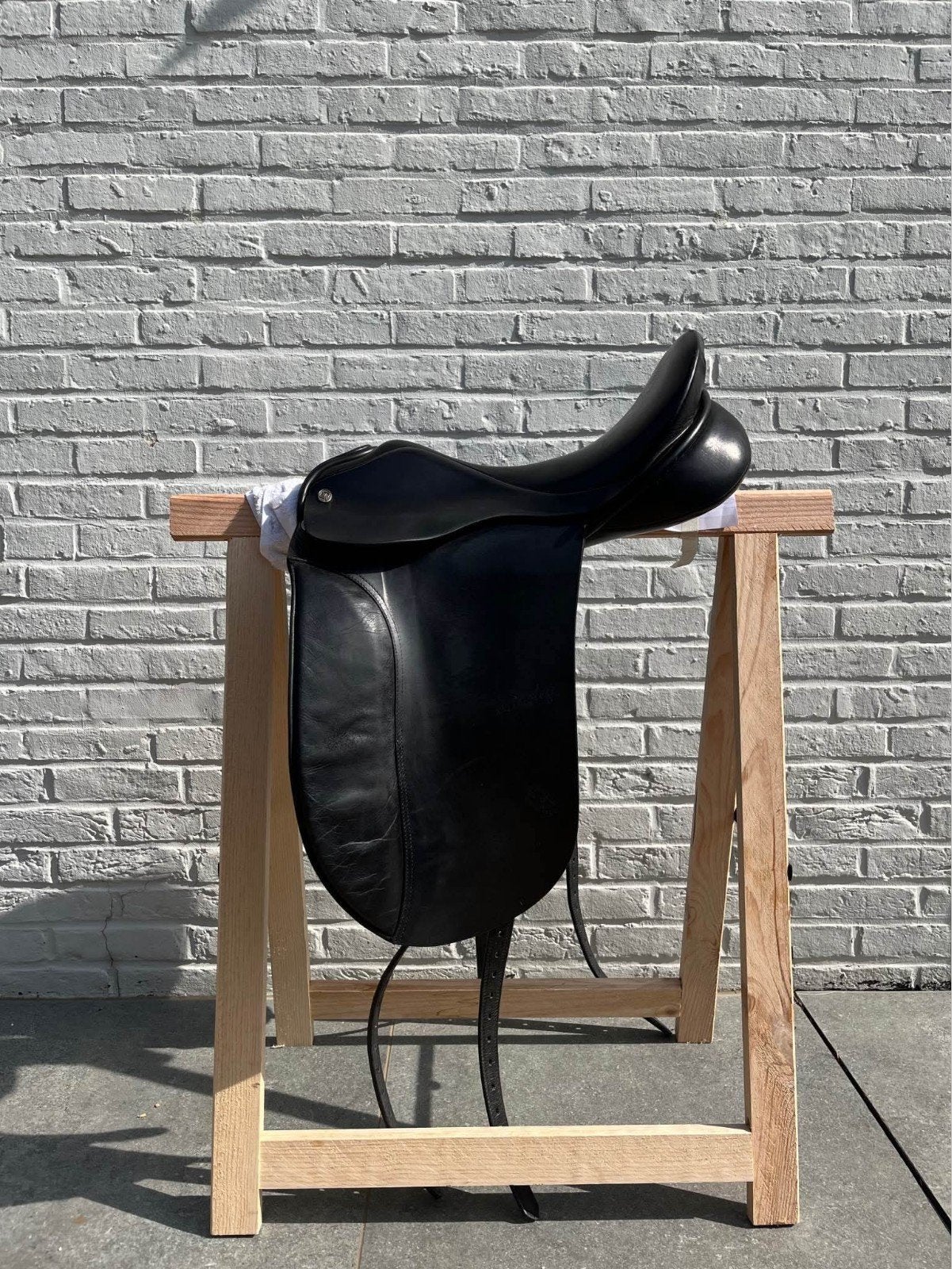 Ainsley Dressuurzadel 17", Ophalen, Dressuur, Singel