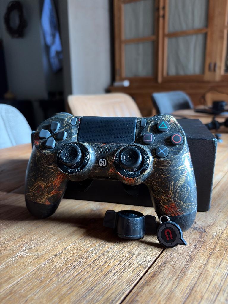 Mooie scuf controller PS4, Games en Spelcomputers, Spelcomputers | Sony Consoles | Accessoires, Gebruikt, Ophalen of Verzenden