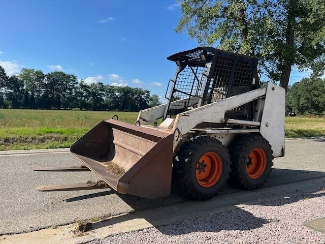 Bobcat 641 met bak en vork, Ophalen, Wiellader of Shovel