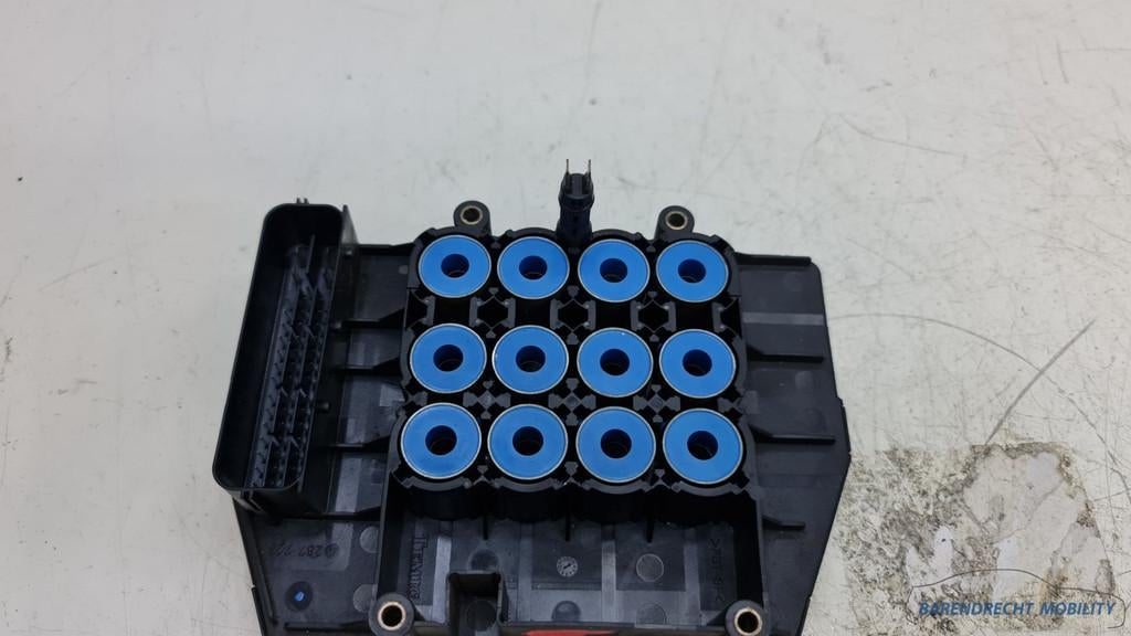 ABS ESP module W203 W209 Mercedes A2035451632 C klasse CLK o, Gebruikt, Mercedes-Benz AG, Mercedes-Benz, Mercedesstrasse 120
70372  Stuttgart, DE