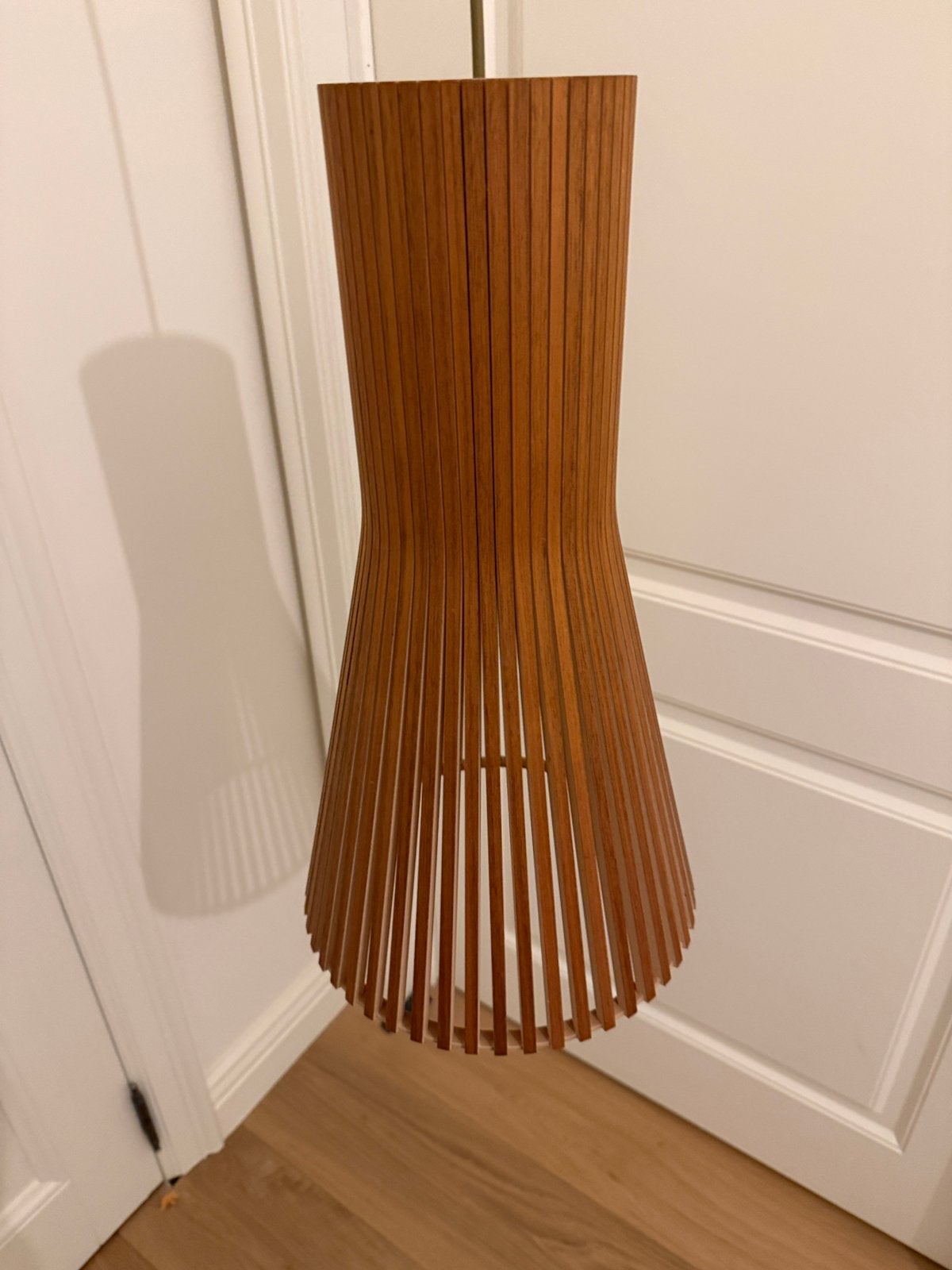 Secto Design 4201 hanglamp – notenhout – €300, Ophalen, Zo goed als nieuw, Hanglamp