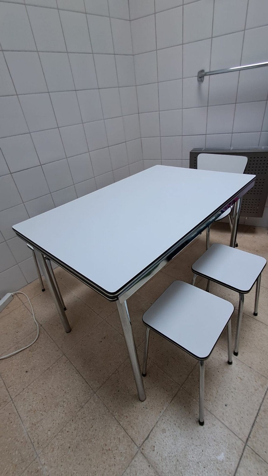 Table et chaises de cuisine, Enlèvement