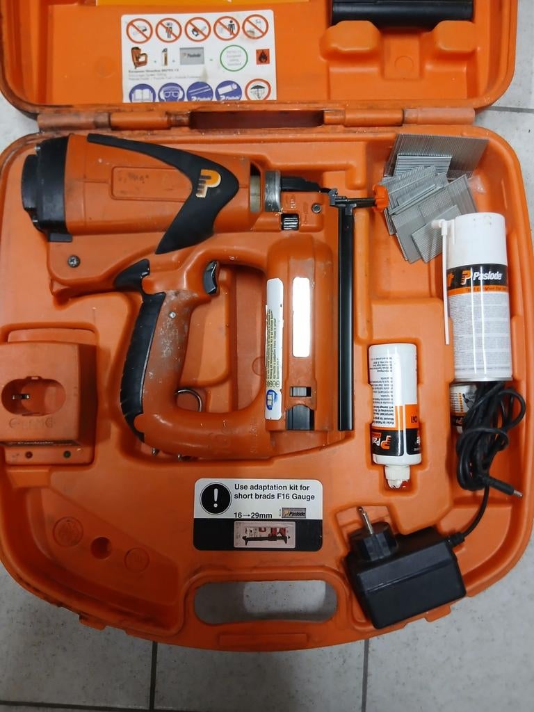 PASLODE IM65 F16 brad/nagelpistool., Doe-het-zelf en Bouw, Ophalen, Gebruikt, 50 tot 100 mm, Spijkers