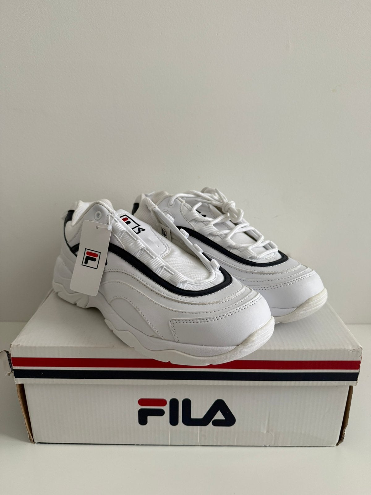 Fila Ray Low, Vêtements | Hommes, Chaussures, Neuf, Blanc, Baskets, Envoi
