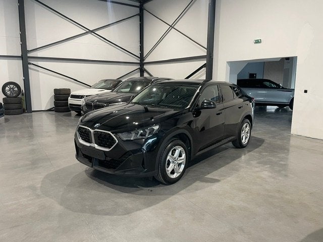 Bmw X2 sDrive 20i '24 met Garantie, Autos, BMW, Phares entièrement LED, Euro 6, Carnet d'entretien, Noir