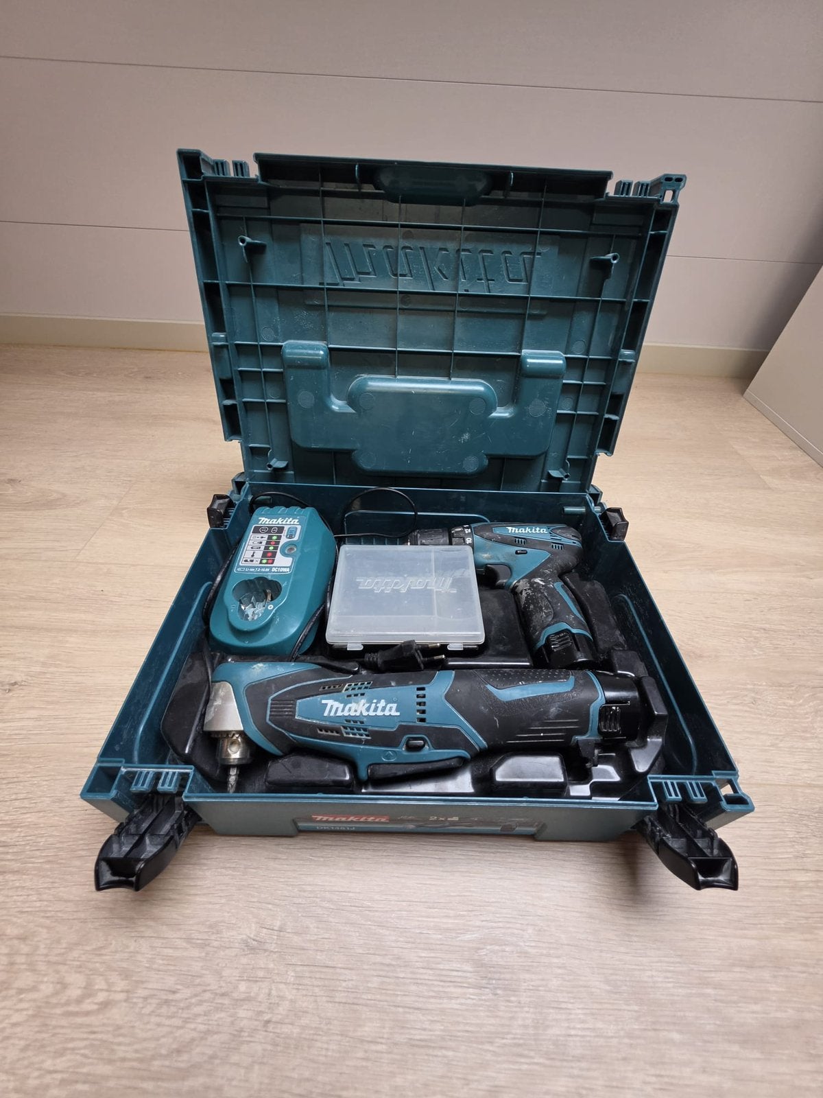 Makita 10.8V, Enlèvement, Comme neuf