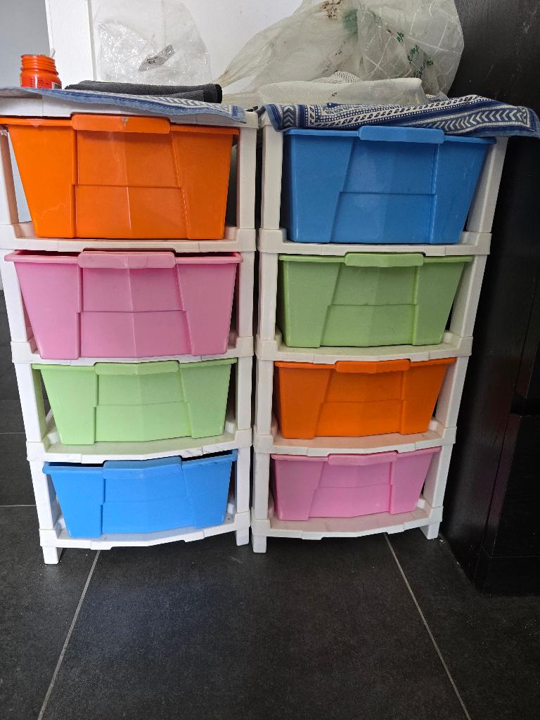 2 Kleurrijke opbergtorens met laden - 1130 Haren, Ophalen, Gebruikt, Eikenhout