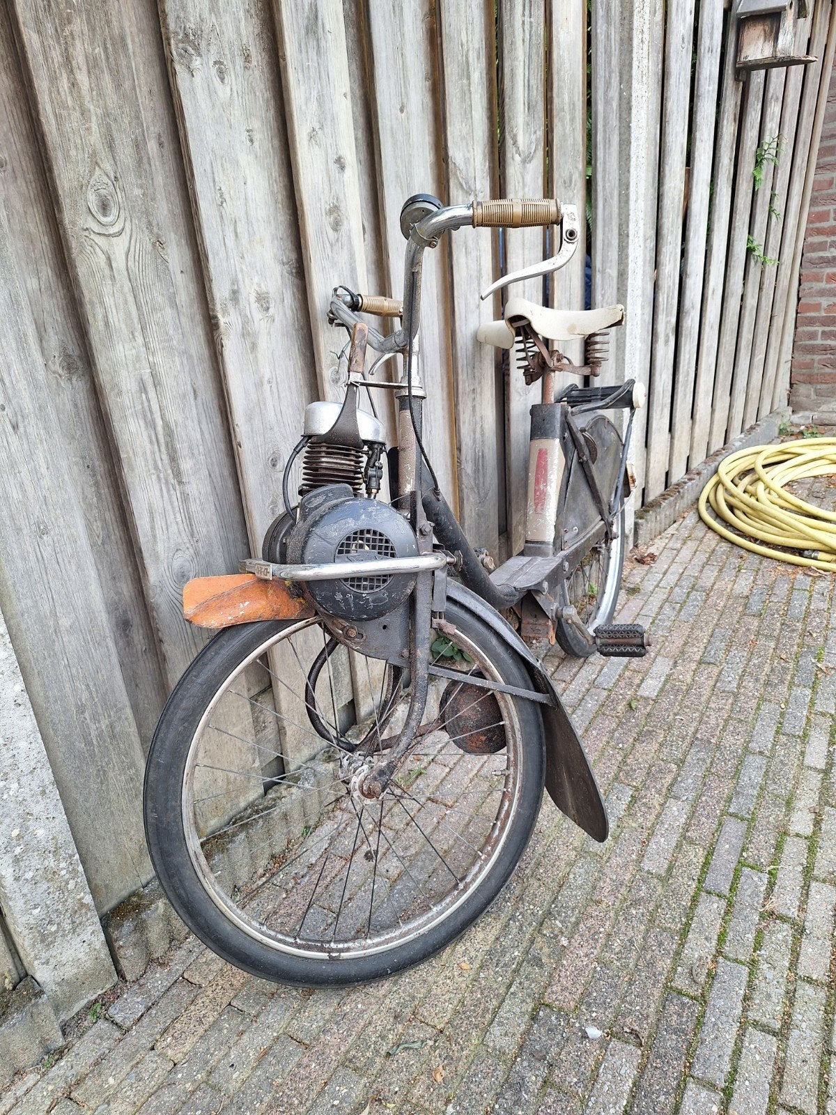 solex oto, Enlèvement, Oto