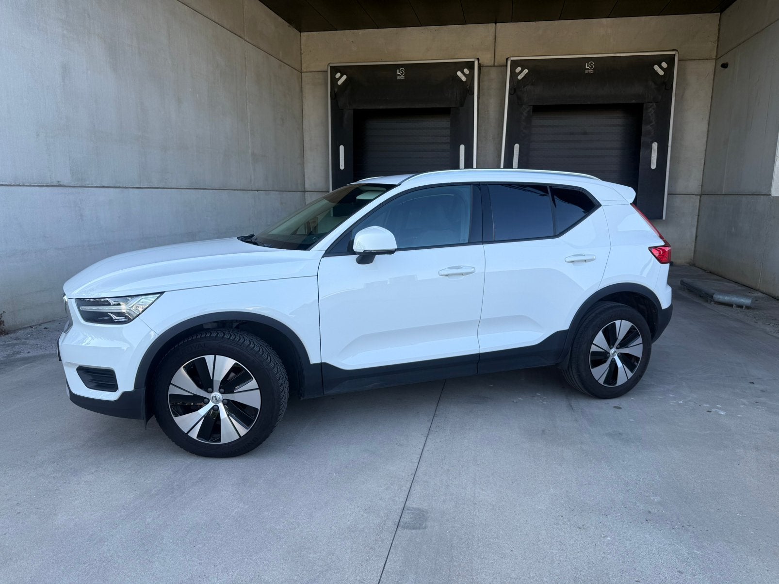 Volvo XC40 Benzine Automaat! Gekeurd voor verkoop!, Auto's, Stof, 4 cilinders, Wit, 5 zetels