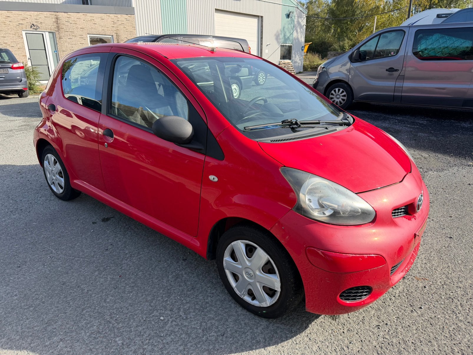 Toyota aygo Essence prete à immatriculer., Rouge, Euro 5, Achat, Entreprise
