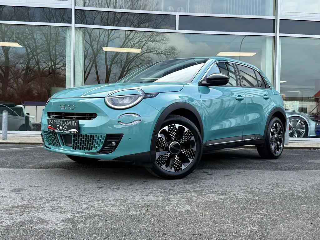 Fiat 600 Hybrid La Prima / ZETELVERWRM / KEYLESS / CARPLAY, Auto's, Automaat, Gebruikt, Beige, 1199 cc