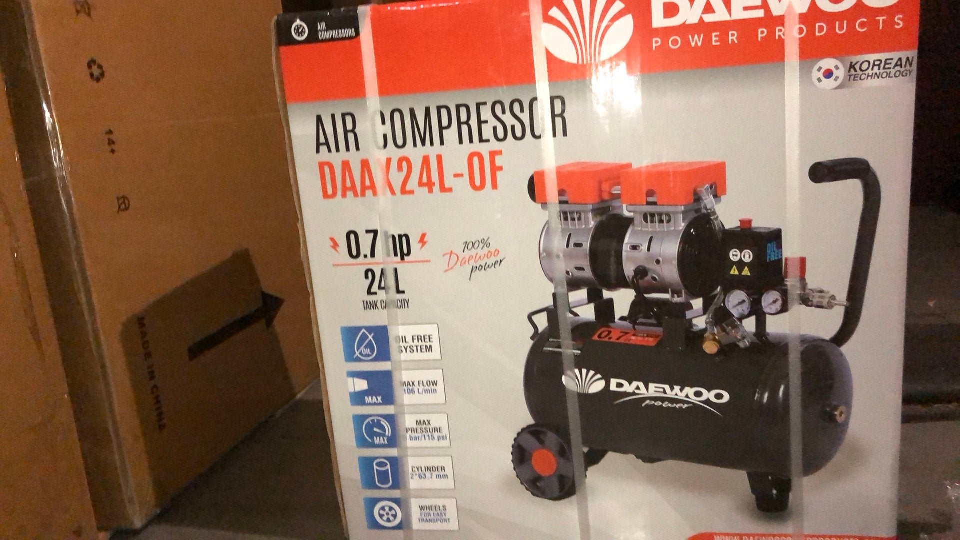 DAEWOO 24L compressor, Doe-het-zelf en Bouw, Ophalen, 10 bar of meer, Nieuw, Minder dan 200 liter/min