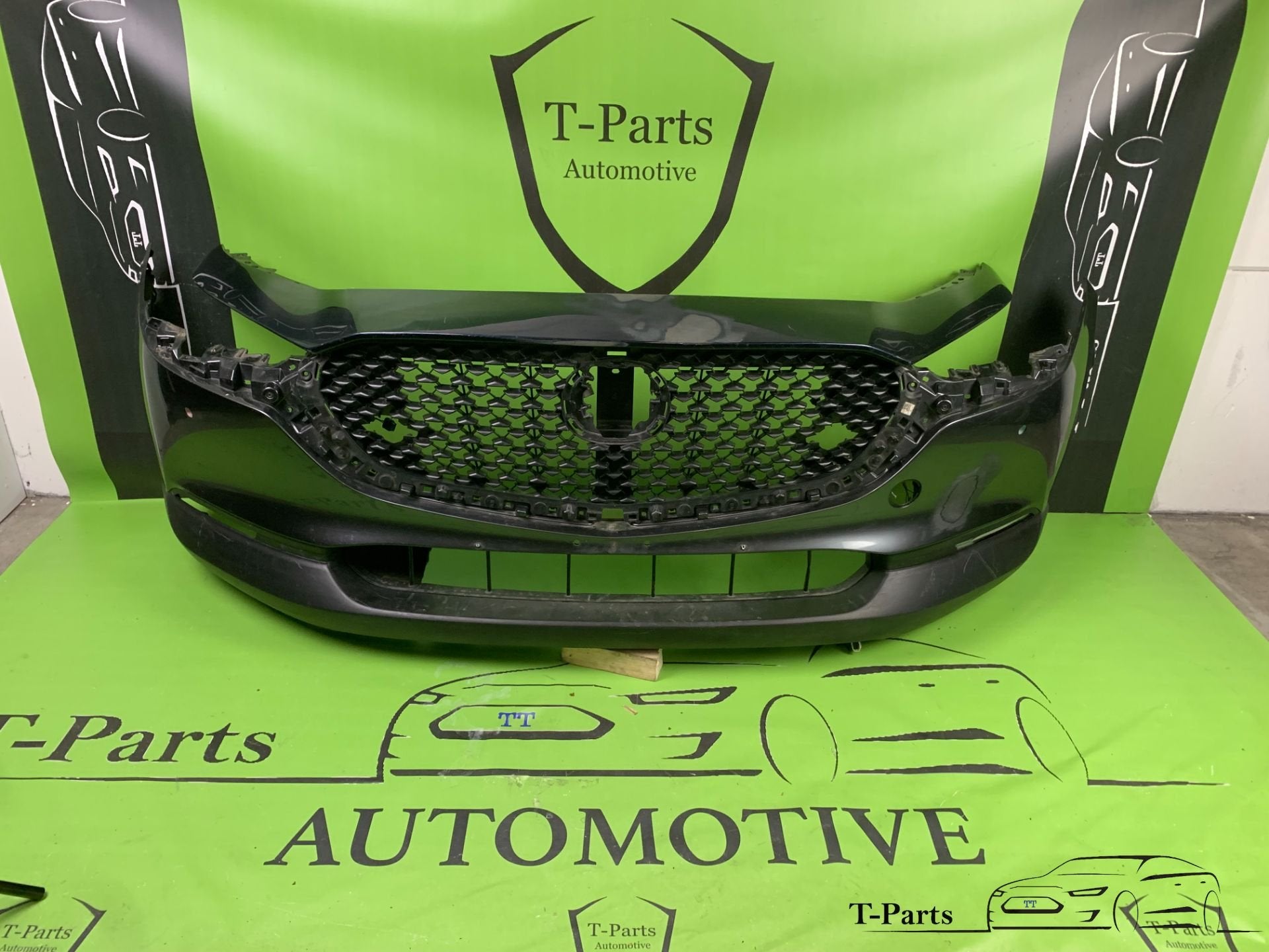 mazda xc30 xc 30 voorbumper bumper, Info@fabrikant.eu, Mazda, Bumper, Fabrikantstraat 1
1000 AA  Amsterdam