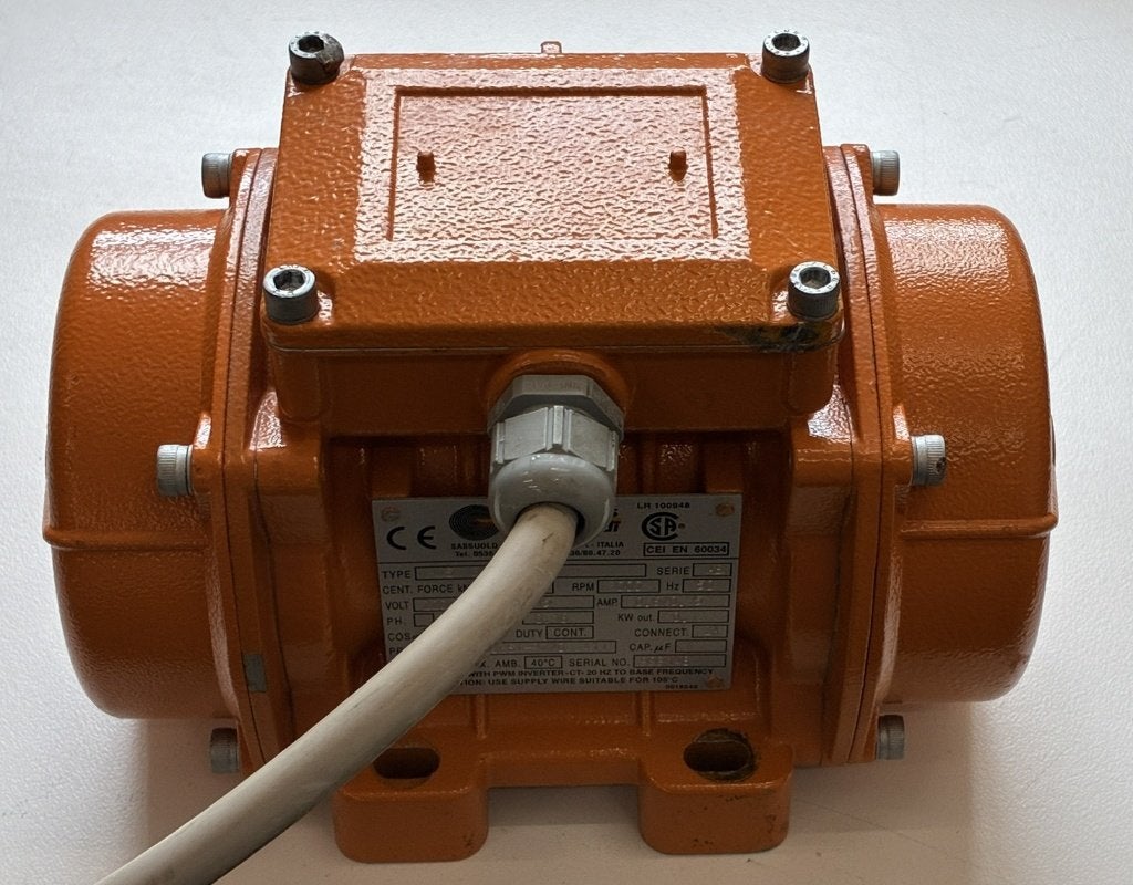 Italvibras MVSI 3/00-S90 trilmotor, 220/380 volt. 2 stuks, Ophalen of Verzenden, Zo goed als nieuw, Elektromotor, 1800 rpm of meer