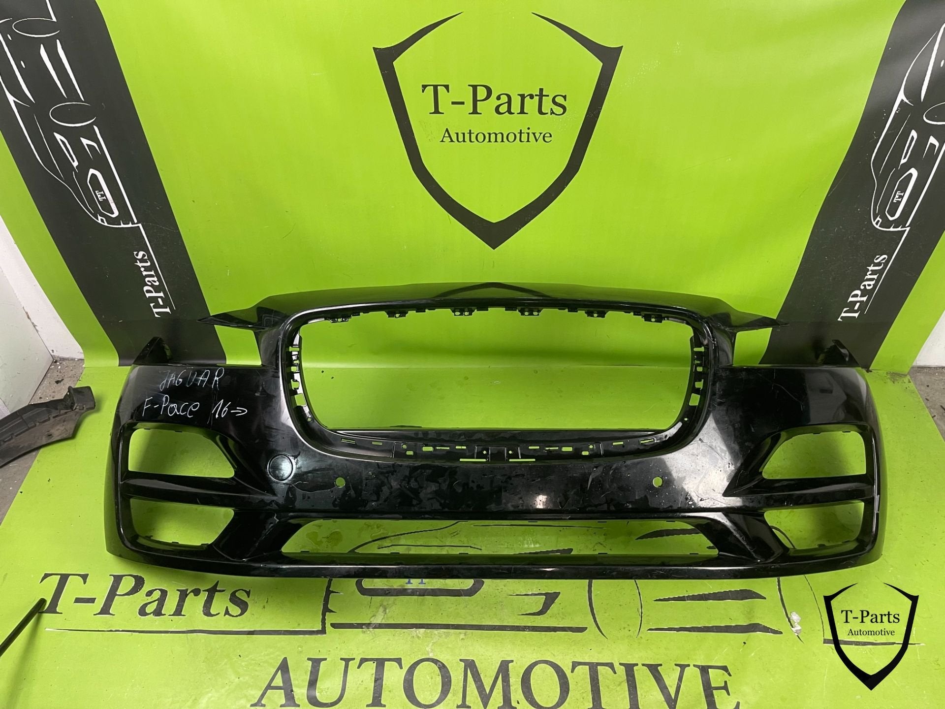 jaguar f-pace voorbumper bumper 2016+, Auto-onderdelen, Info@fabrikant.eu, Jaguar, Bumper, Fabrikantstraat 1
1000 AA  Amsterdam