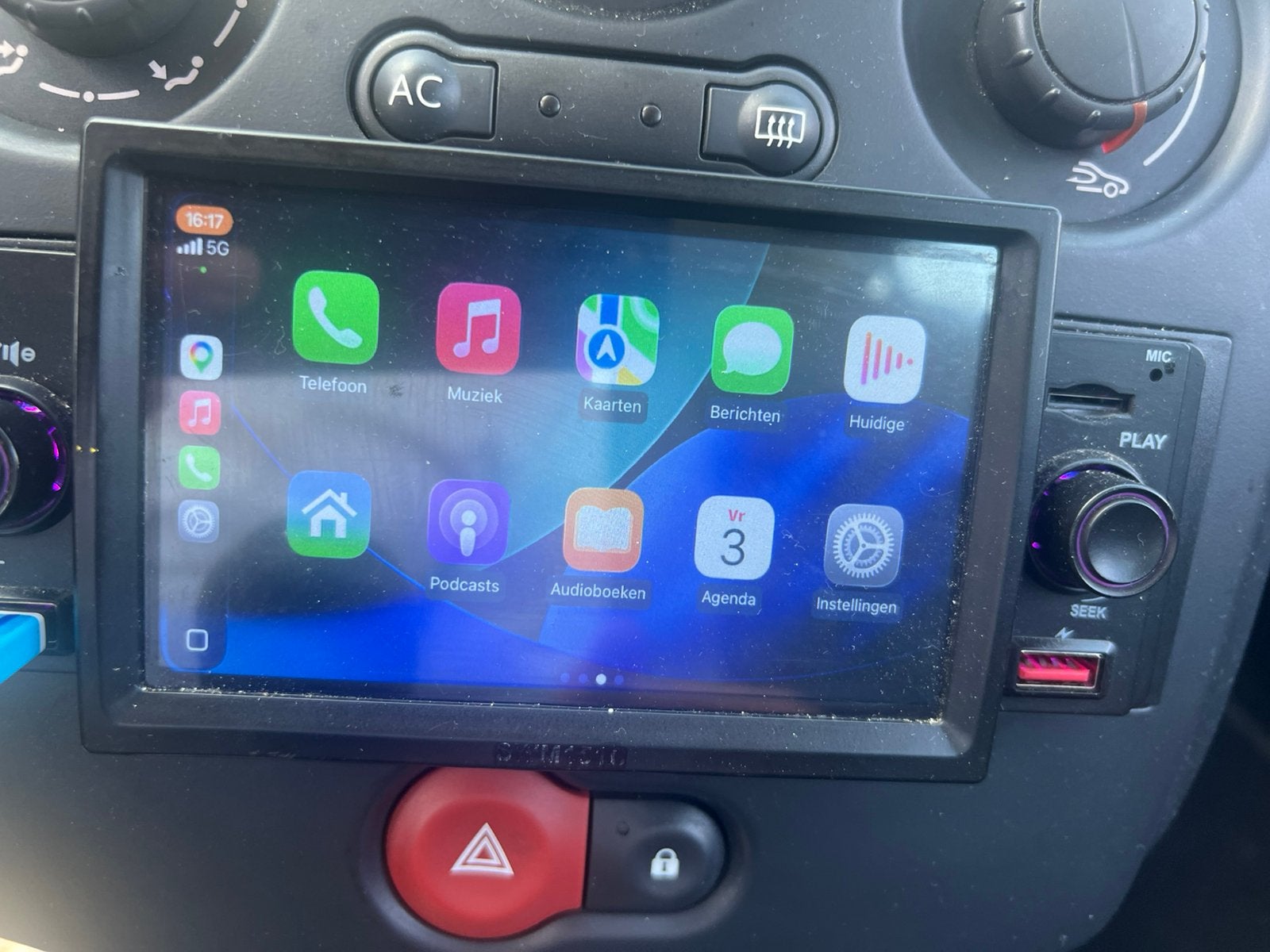 Renault Clio 3 Eco 2 Benzine, wenig Kilometer,Met CarPlay, Auto's, Renault, Euro 5, Zwart, 5 deurs, Particulier